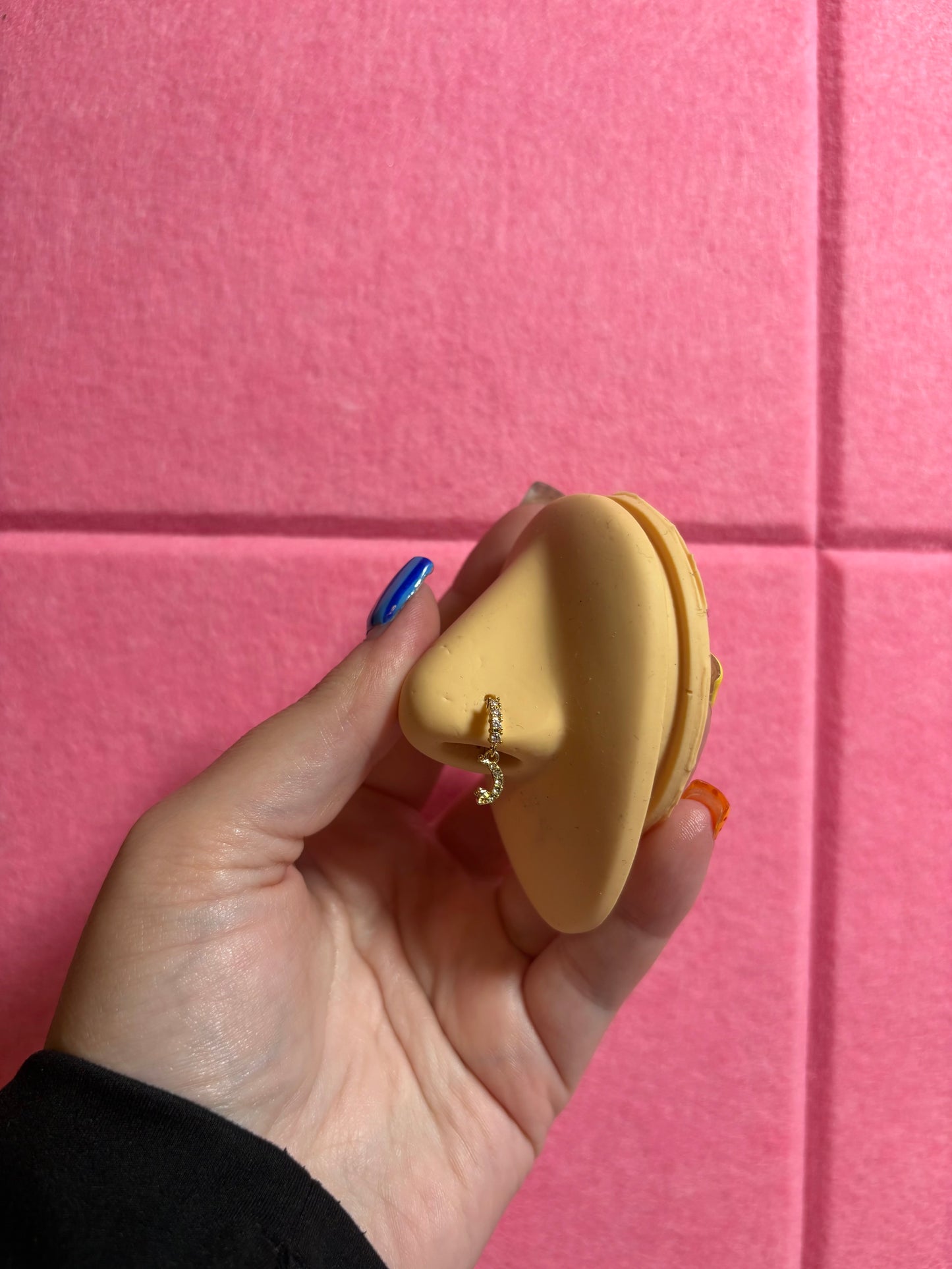 Moon nose hoop